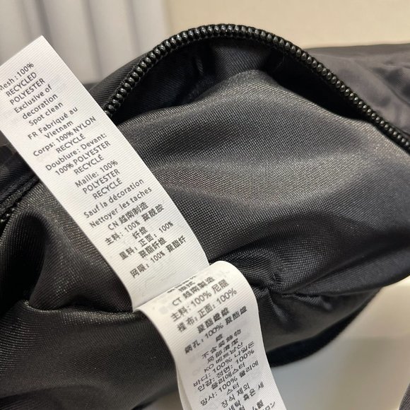 Lululemon Mini Shoulder Bag 4L - Picture 4 of 9